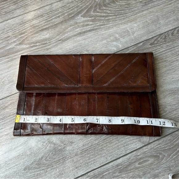 Vintage Eel Skin Brown Minimalist Boho Clutch Made in Korea - Picture 13 of 14